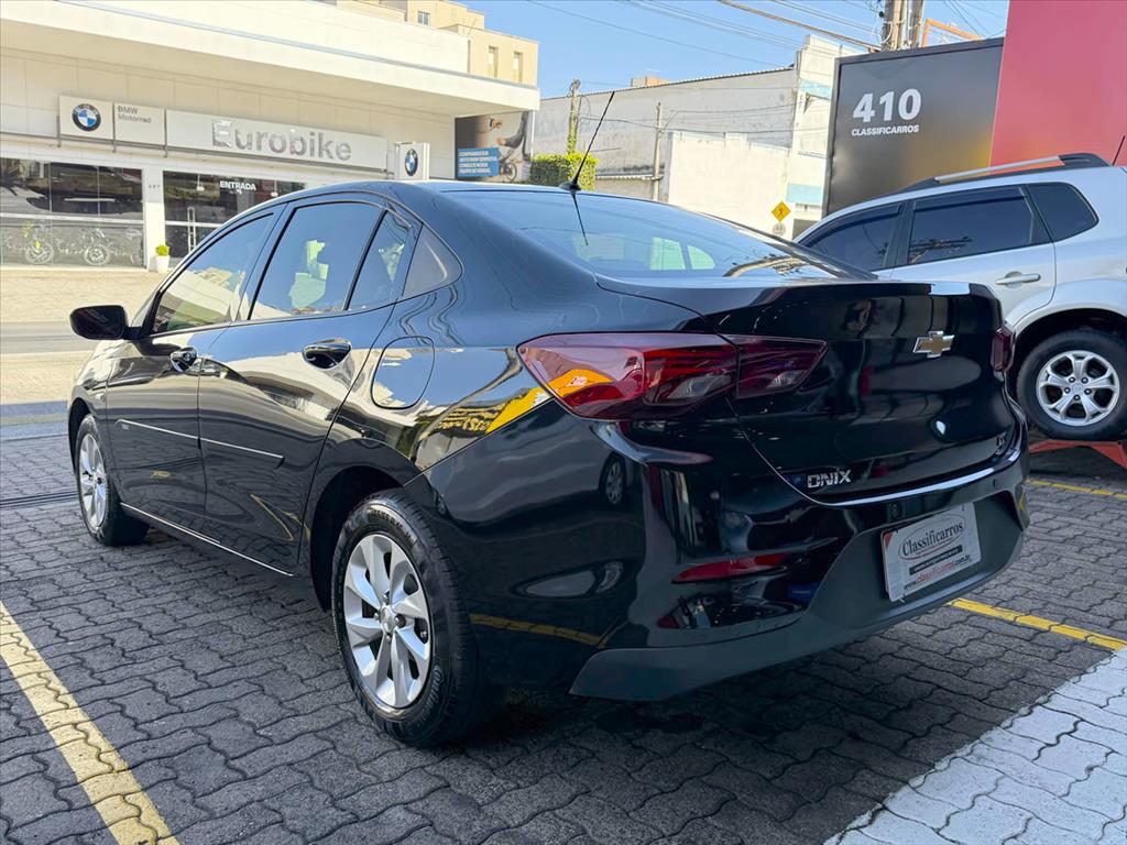 Chevrolet Onix Plus - 1.0 FLEX LT MANUAL