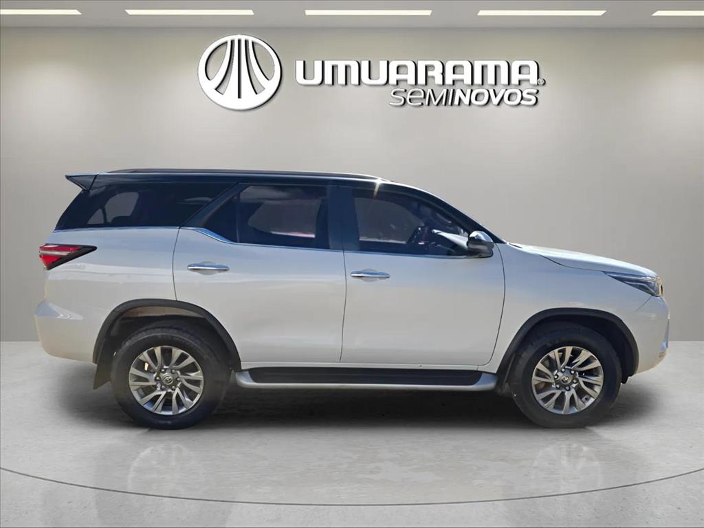 HILUX 2.8 D-4D TURBO DIESEL CD SRX 4X4 AUTOMÁTICO6