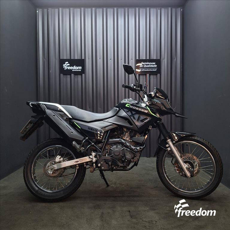 Moto YAMAHA do modelo XTZ 150 CROSSER S 2022/2023