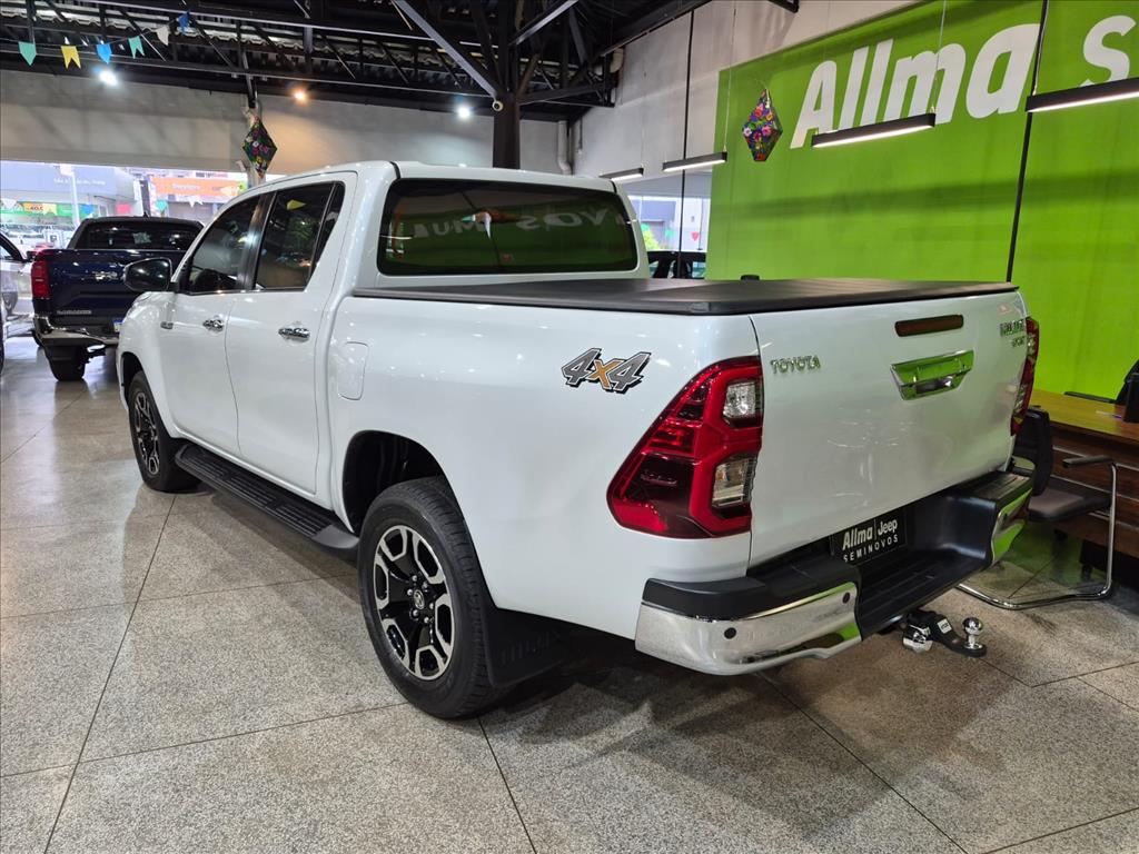HILUX 2.8 D-4D TURBO DIESEL CD SRX 4X4 AUTOMÁTICO6