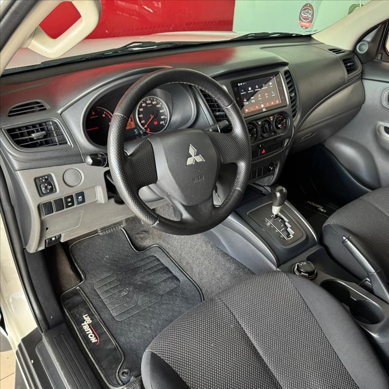 Mitsubishi-L200 TRITON-2.4 16V TURBO DIESEL SPORT GLS CD 4P 4X4 MANUAL