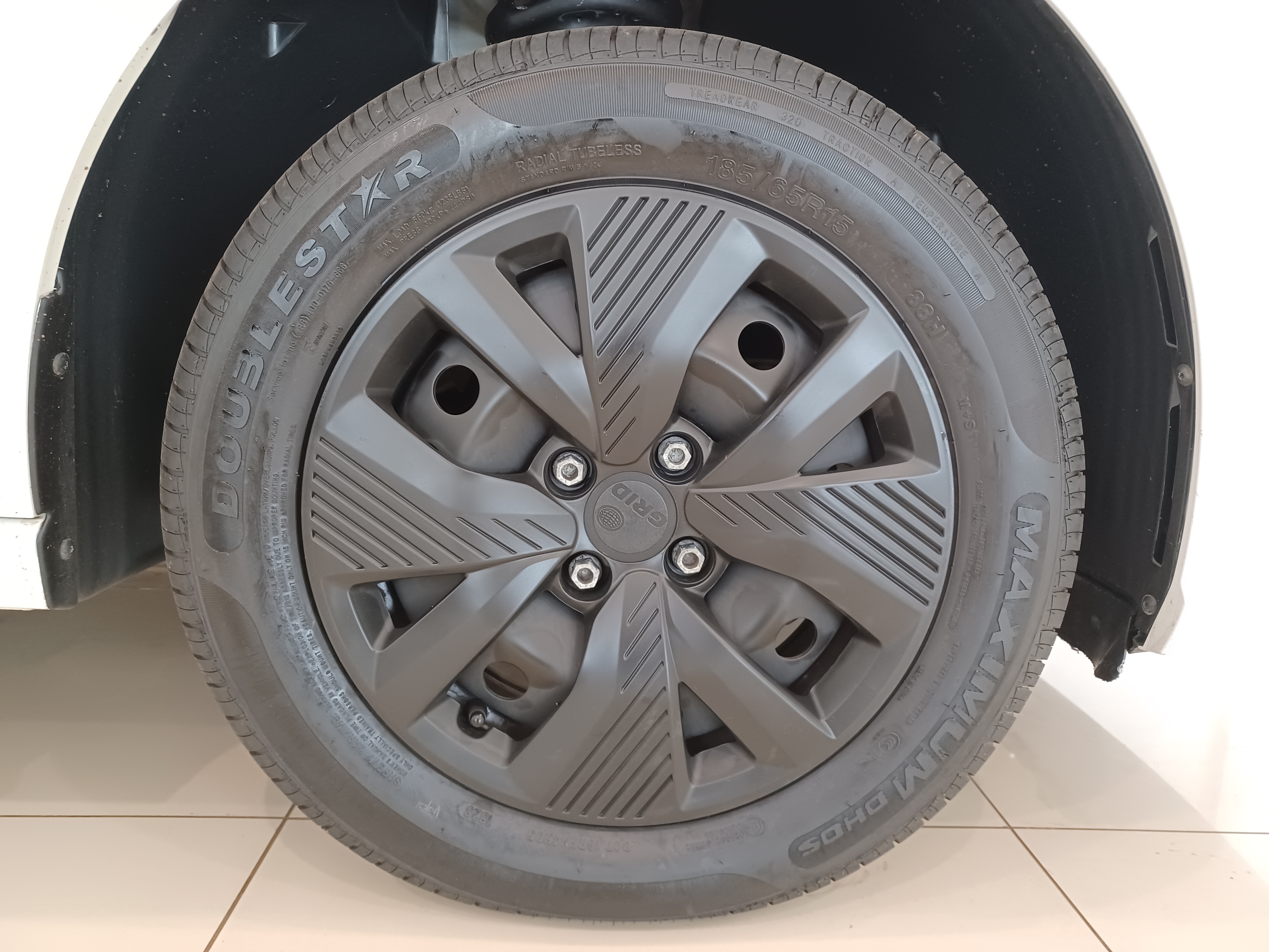 VW - Volkswagen-POLO-1.0 MPI TRACK MANUAL