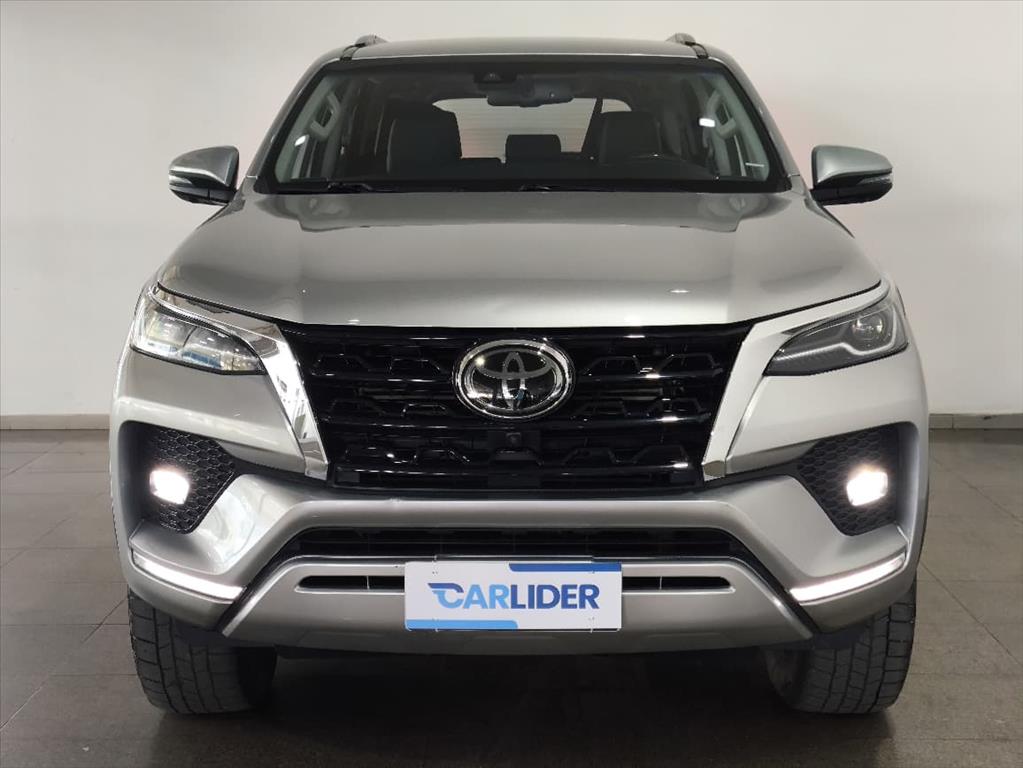 HILUX SW4 2.8 D-4D TURBO DIESEL SRX 7L 4X4 AUTOMÁTICO1