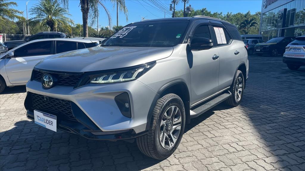 HILUX SW4 2.8 D-4D TURBO DIESEL DIAMOND 7L 4X4 AUTOMÁTICO1