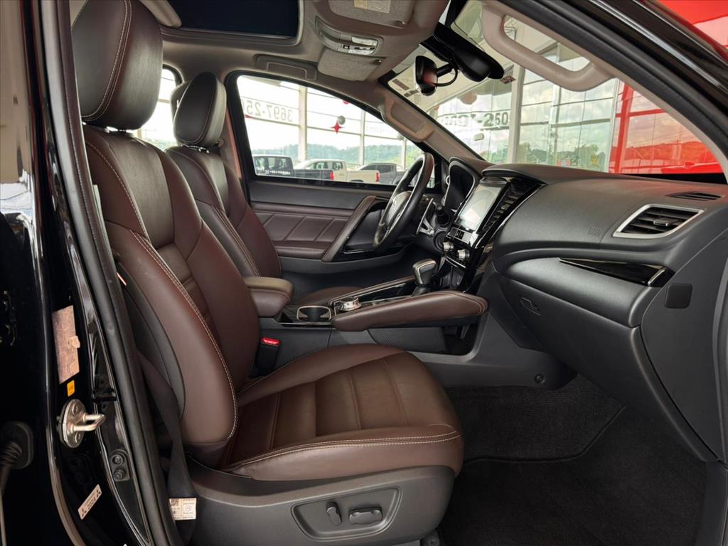 Mitsubishi-PAJERO SPORT-2.4 16V MIVEC TURBO DIESEL LEGEND BLACK AWD AUTOMÁTICO