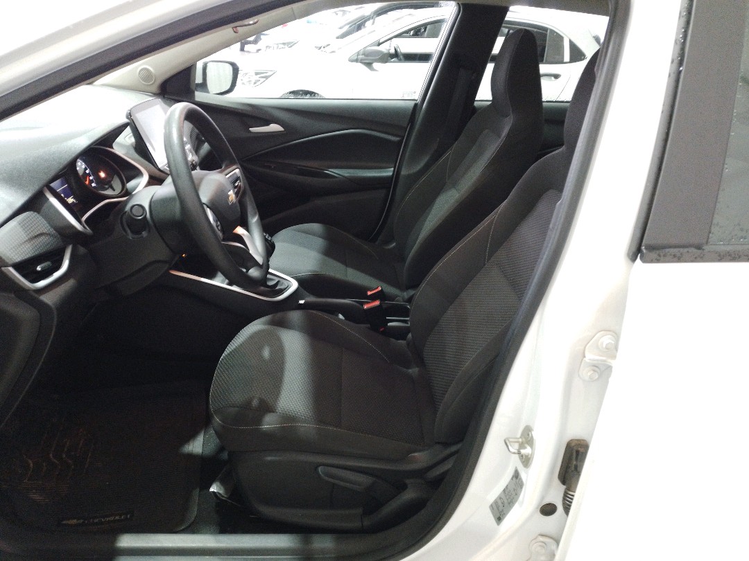 GM - Chevrolet-ONIX PLUS-1.0 FLEX LT MANUAL