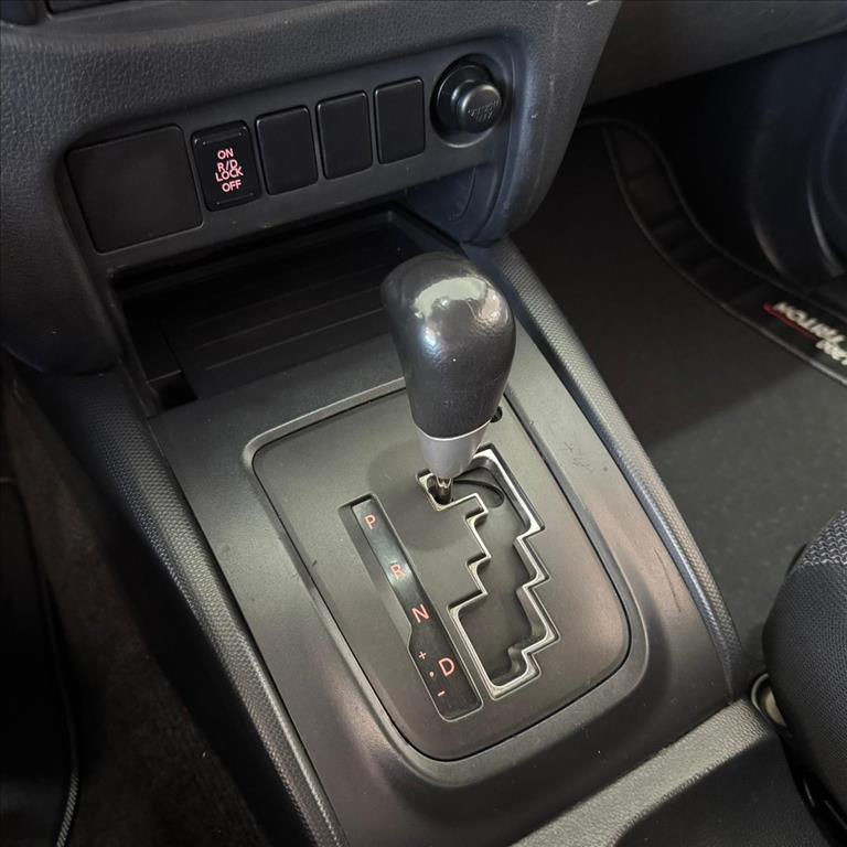 Mitsubishi-L200 TRITON-2.4 16V TURBO DIESEL SPORT GLS CD 4P 4X4 MANUAL