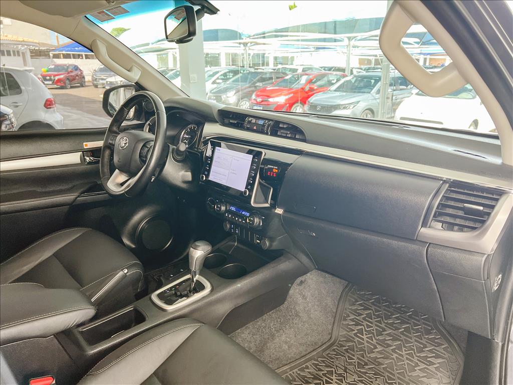 HILUX 2.8 D-4D TURBO DIESEL CD SRV 4X4 AUTOMÁTICO10