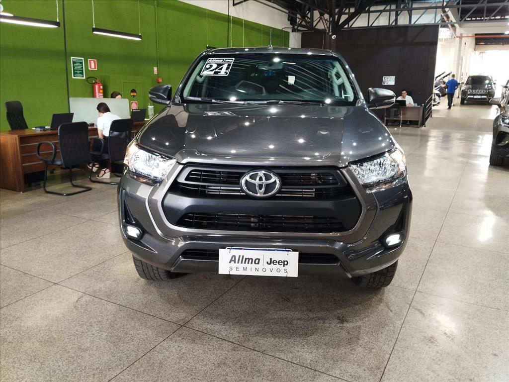 HILUX 2.8 D-4D TURBO DIESEL CD SR 4X4 AUTOMÁTICO HILUX 2.8 D-4D TURBO DIESEL CD SR 4X4 AUTOMÁTICO