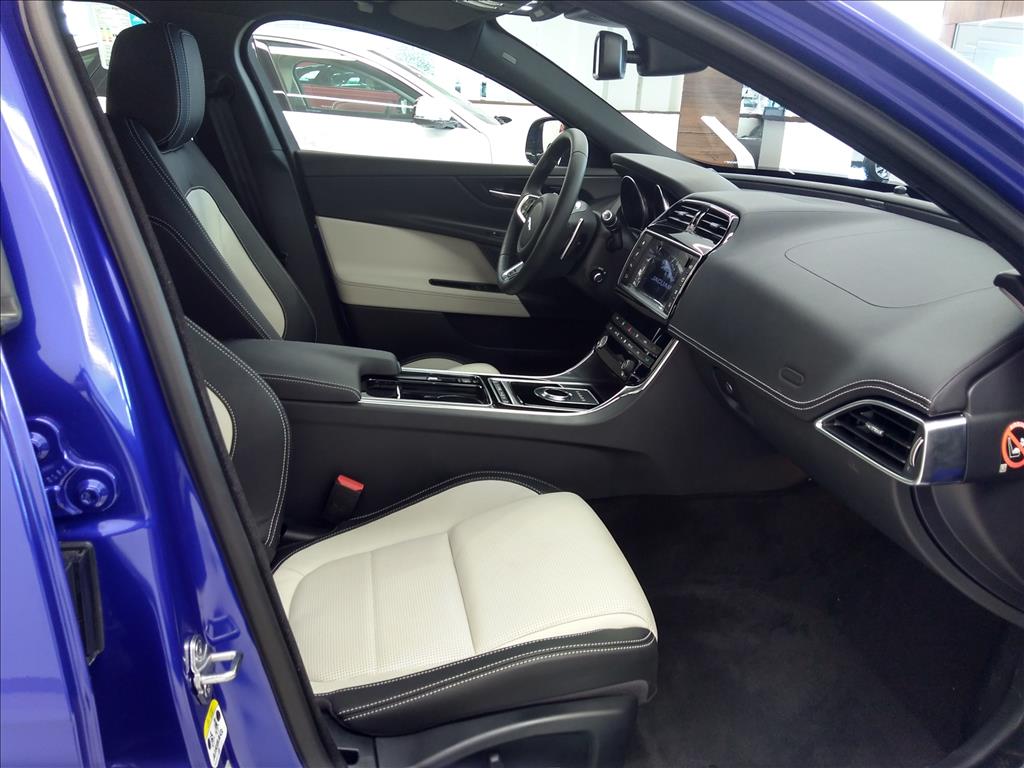 XE 2.0 16V INGENIUM P250 GASOLINA R-SPORT 4P AUTOMÁTICO