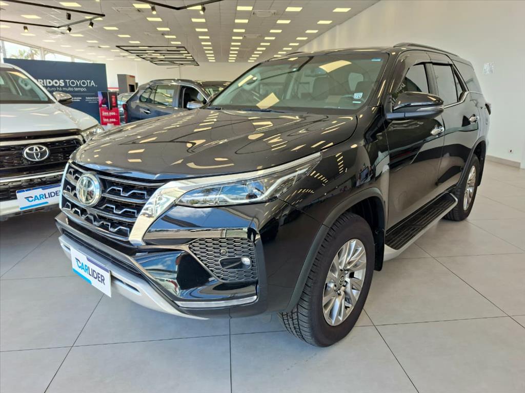 HILUX SW4 2.8 D-4D TURBO DIESEL SRX 7L 4X4 AUTOMÁTICO1