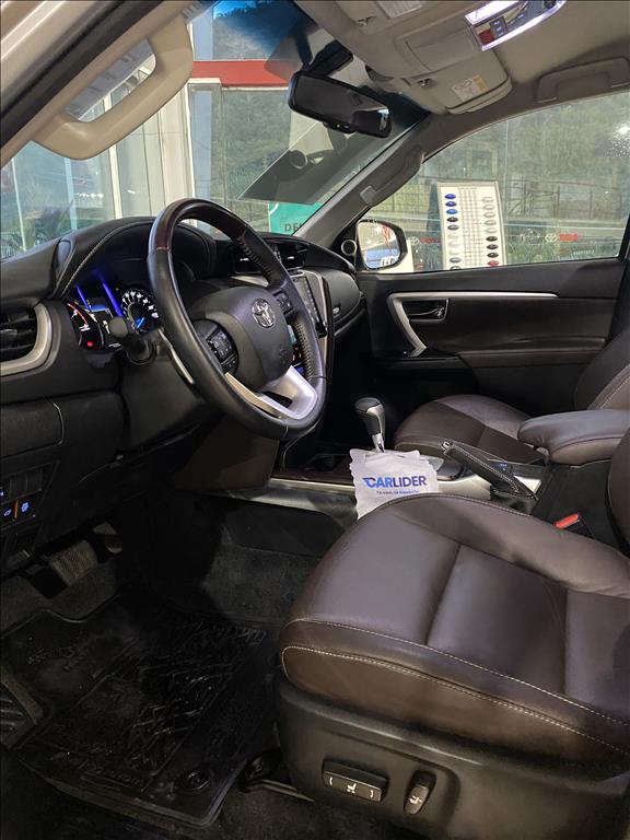 HILUX SW4 2.8 SRX 4X4 7 LUGARES 16V TURBO INTERCOOLER DIESEL 4P AUTOMÁTICO HILUX SW4 2.8 SRX 4X4 7 LUGARES 16V TURBO INTERCOOLER DIESEL 4P AUTOMÁTICO