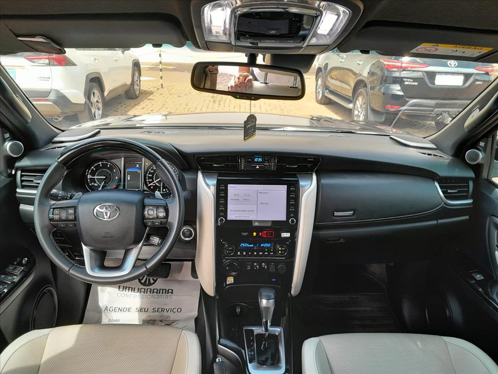 HILUX SW4 2.8 D-4D TURBO DIESEL DIAMOND 7L 4X4 AUTOMÁTICO