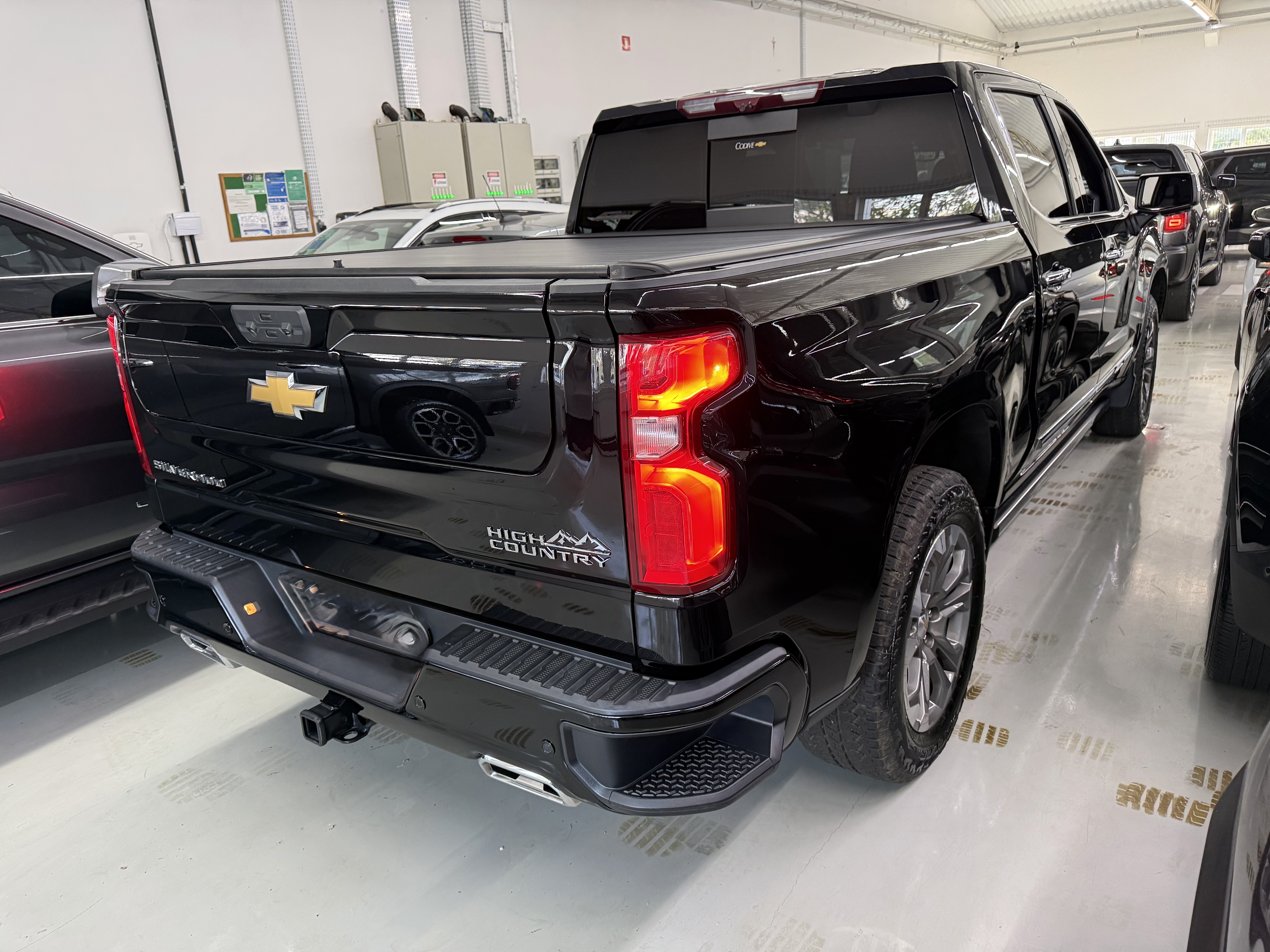 SILVERADO 5.3 V8 GASOLINA 1500 HIGH COUNTRY 4X4 AUTOMÁTICO2