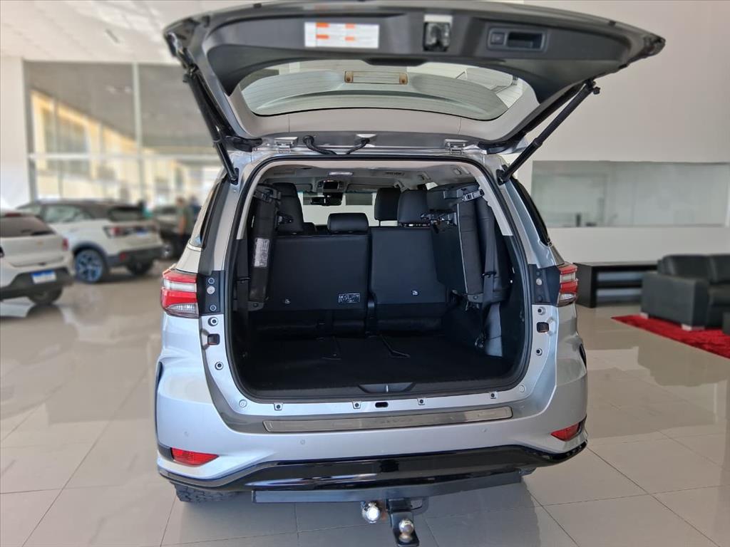 HILUX 2.8 D-4D TURBO DIESEL CD SRX 4X4 AUTOMÁTICO13