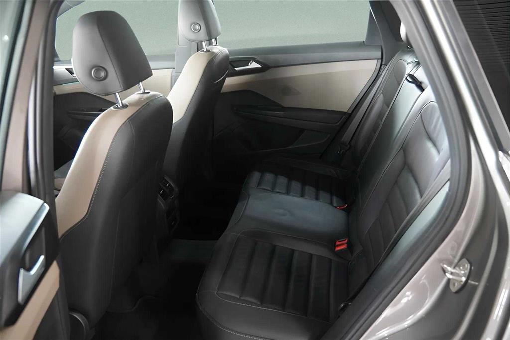 TAOS 1.4 250 TSI TOTAL FLEX HIGHLINE AUTOMÁTICO11