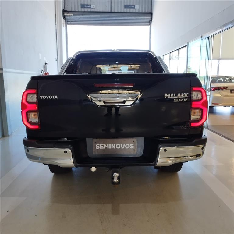 HILUX 2.8 D-4D TURBO DIESEL CD SRX 4X4 AUTOMÁTICO4