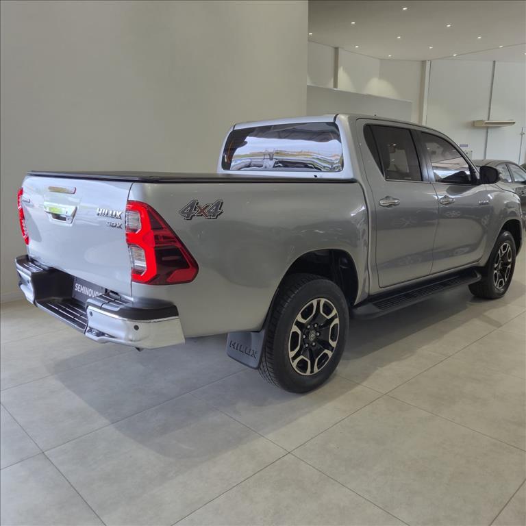 HILUX 2.8 D-4D TURBO DIESEL CD SRX 4X4 AUTOMÁTICO3