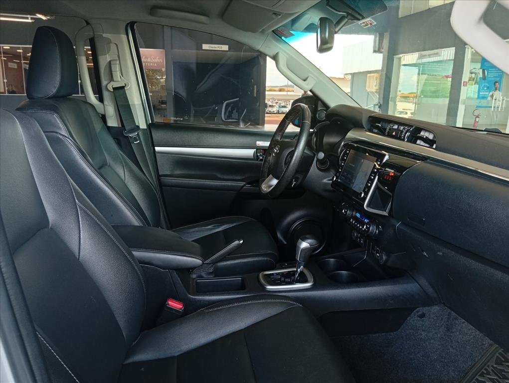 HILUX 2.8 D-4D TURBO DIESEL CD SRV 4X4 AUTOMÁTICO6