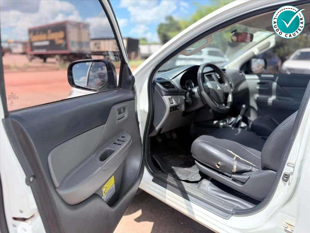 L200 TRITON 2.4 16V TURBO DIESEL GL CD 4X4 MANUAL13