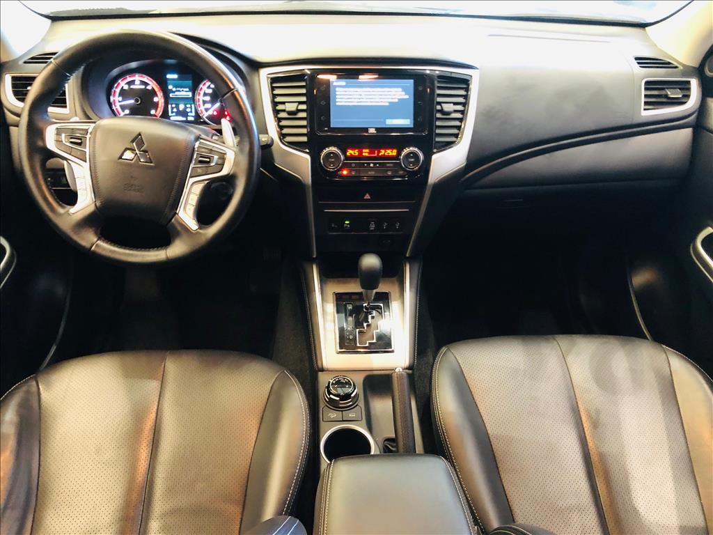 L200 TRITON 2.4 16V TURBO DIESEL SPORT HPE-S CD 4P 4X4 AUTOMÁTICO10