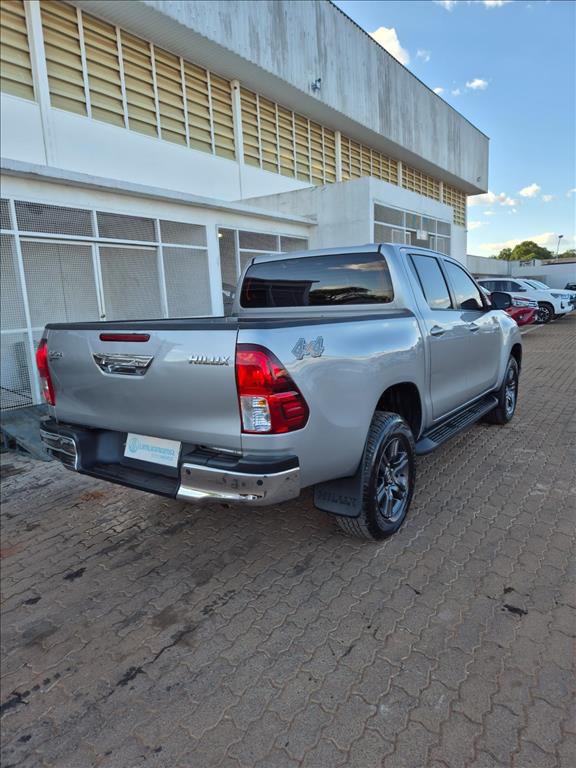 HILUX 2.8 D-4D TURBO DIESEL CD SR 4X4 AUTOMÁTICO4