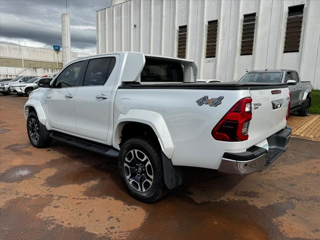 HILUX 2.8 D-4D TURBO DIESEL CD SRX 4X4 AUTOMÁTICO3