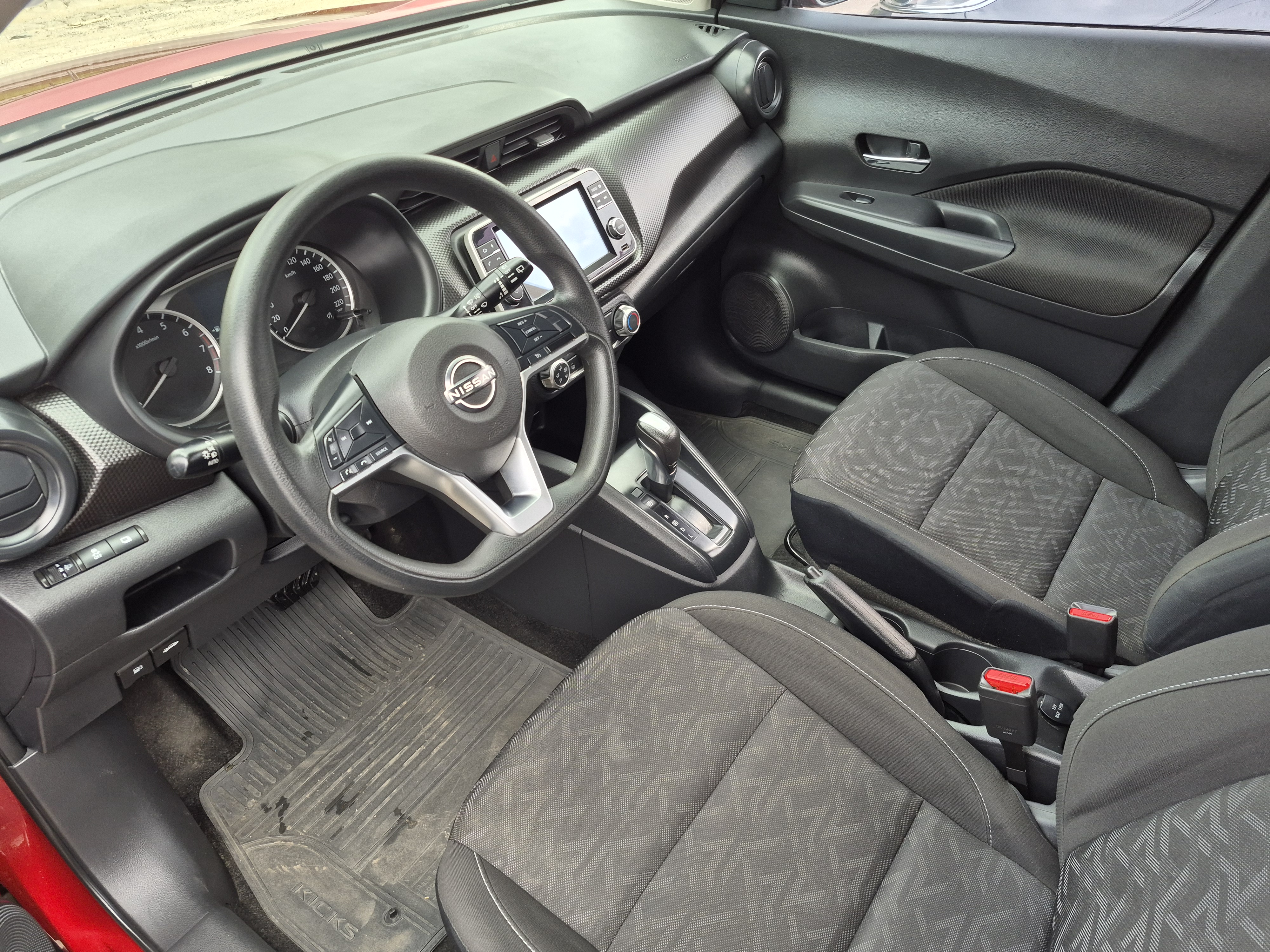 NISSAN KICKS