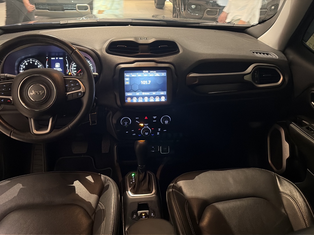 RENEGADE 1.8 16V FLEX LONGITUDE 4P AUTOMÁTICO11