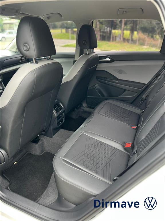 TAOS 1.4 250 TSI TOTAL FLEX COMFORTLINE AUTOMÁTICO13