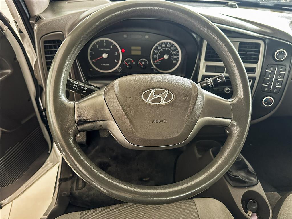 HR 2.5 LONGO SEM CAÇAMBA 4X2 16V 130CV TURBO INTERCOOLER DIESEL 2P MANUAL6