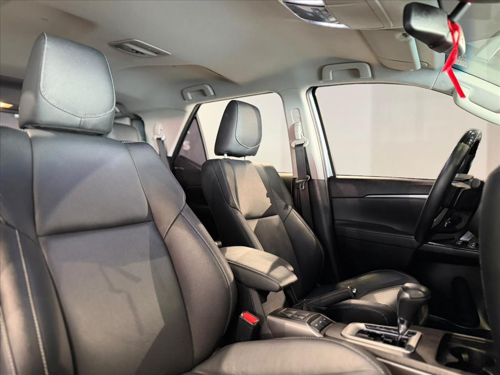 HILUX SW4 2.8 D-4D TURBO DIESEL SRX 7L 4X4 AUTOMÁTICO3