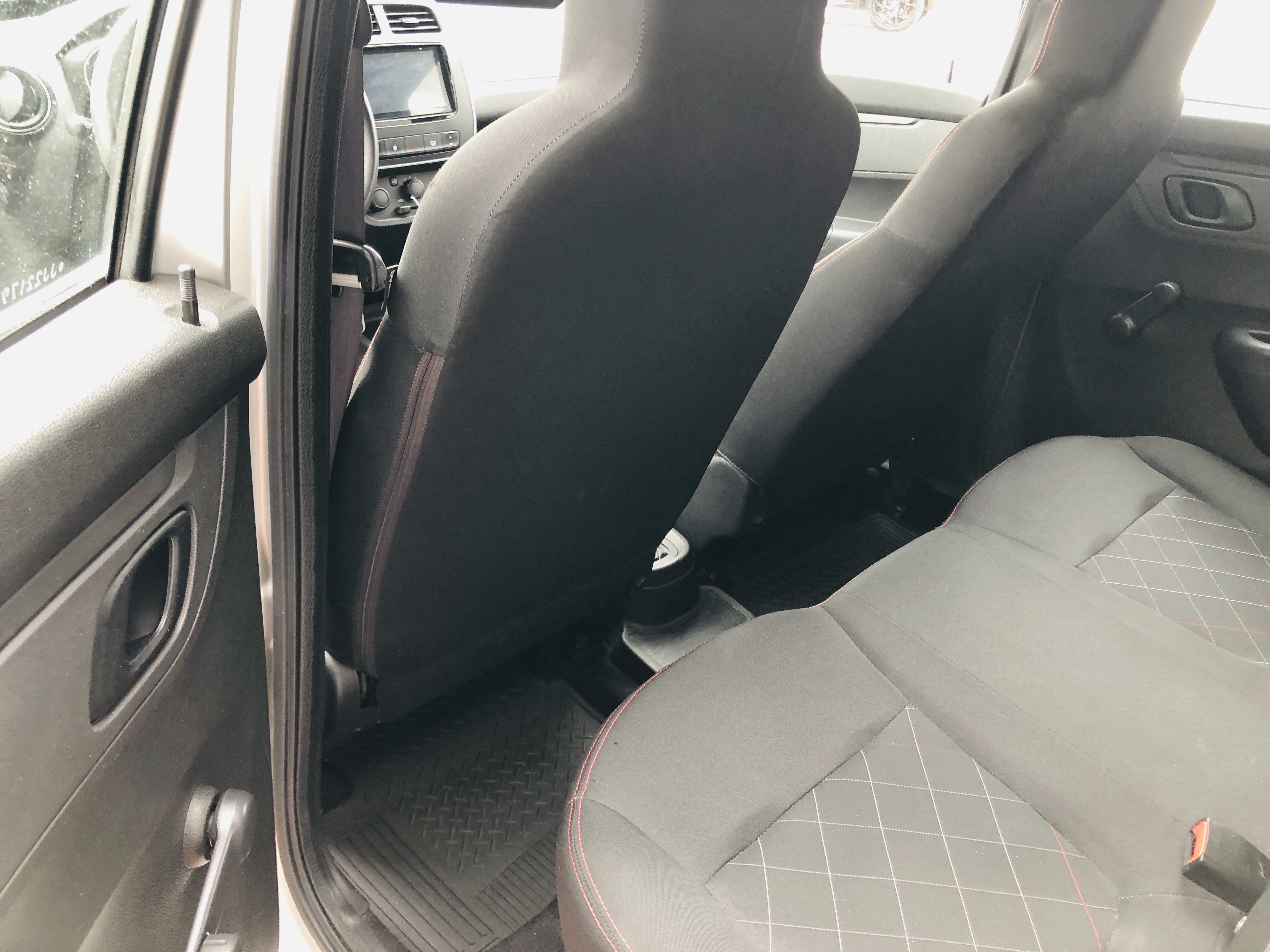 KWID 1.0 12V SCE FLEX ZEN MANUAL9