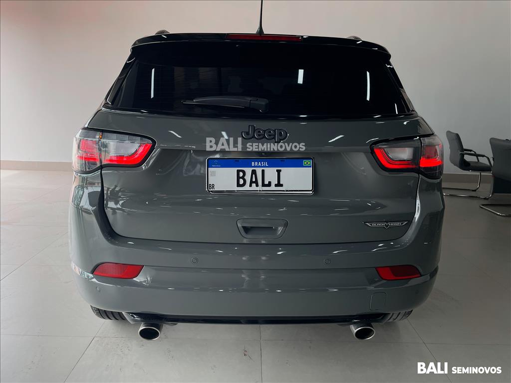 COMPASS 2.0 HURRICANE 4 TURBO GASOLINA BLACKHAWK AT95