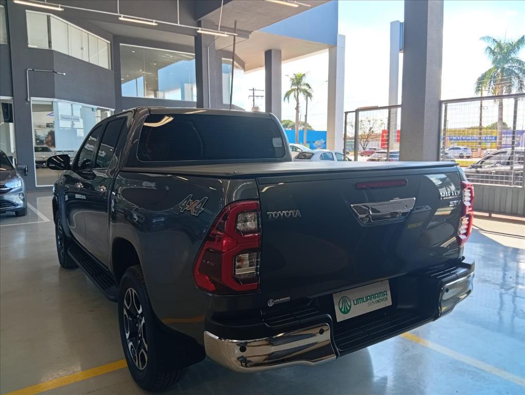 HILUX 2.8 D-4D TURBO DIESEL CD SRV 4X4 AUTOMÁTICO3