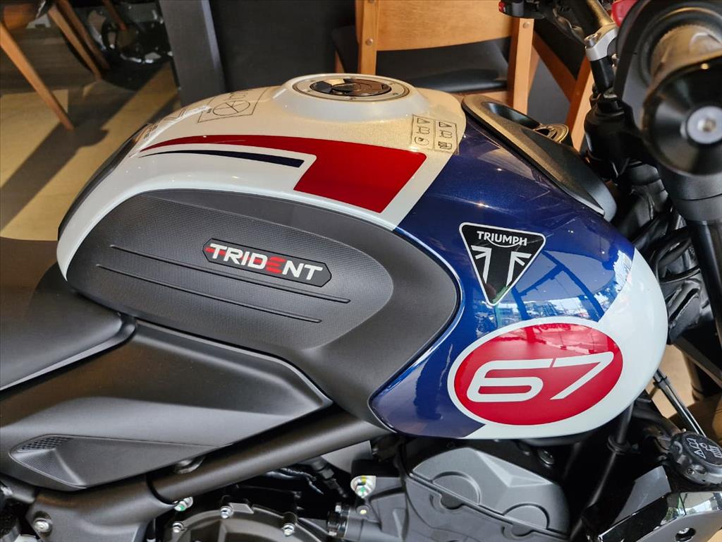 TRIUMPH-TRIDENT-660 TRIPLE TRIBUTE EDITION