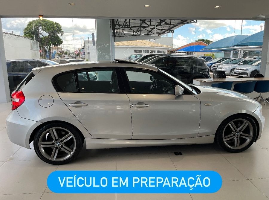 130i 3.0 SPORT HATCH 24V GASOLINA 4P AUTOMÁTICO3