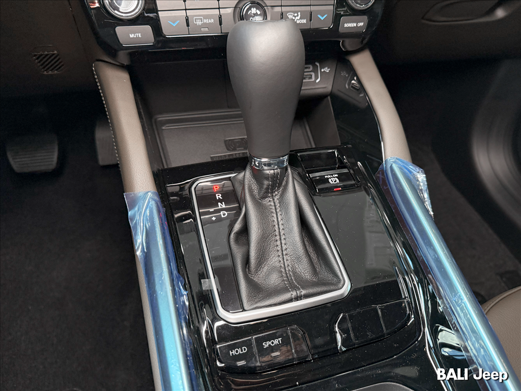 COMMANDER 1.3 T270 TURBO FLEX OVERLAND AT614