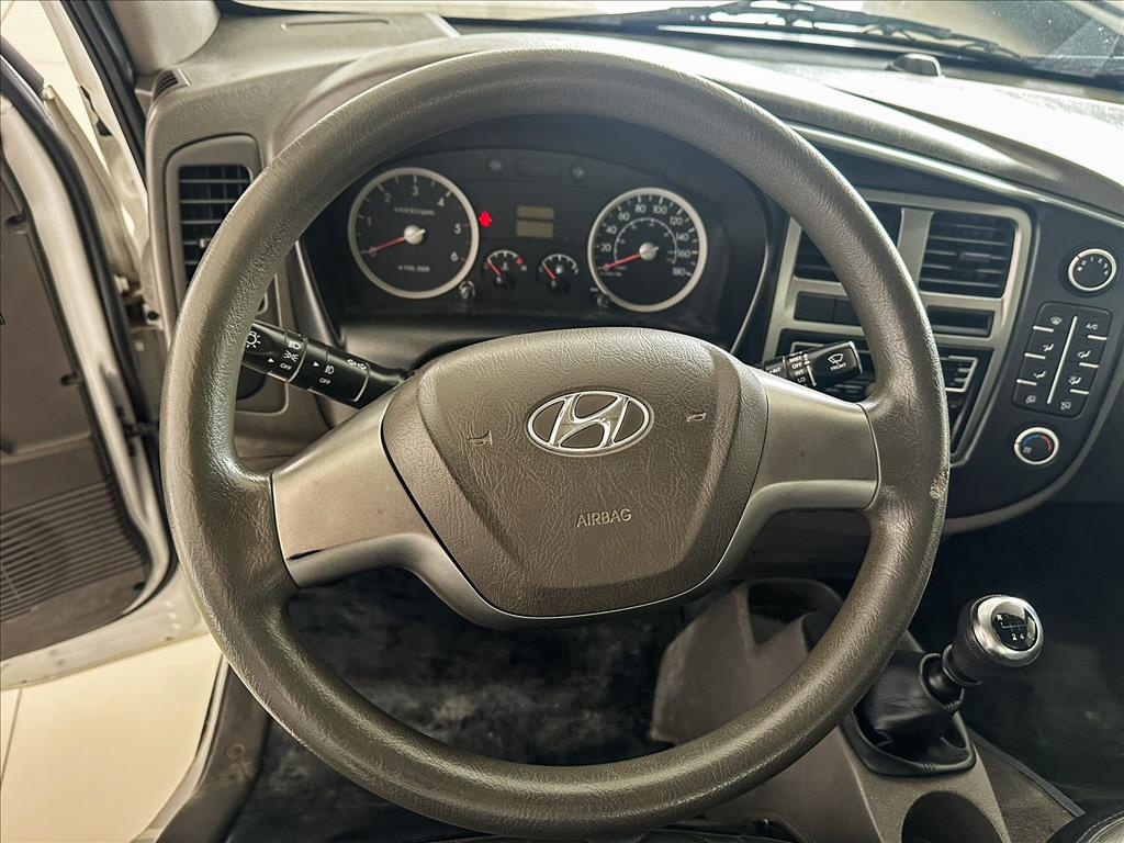 HR 2.5 LONGO SEM CAÇAMBA 4X2 16V 130CV TURBO INTERCOOLER DIESEL 2P MANUAL3