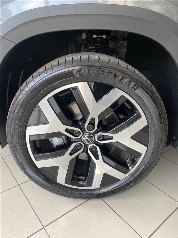 TAOS 1.4 250 TSI TOTAL FLEX HIGHLINE AUTOMÁTICO9