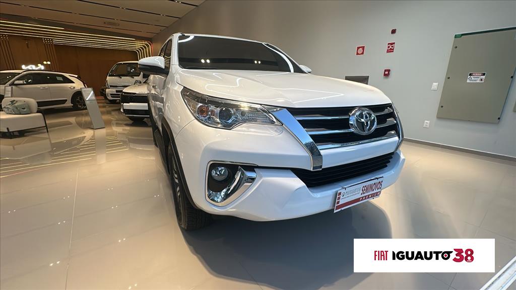 HILUX SW4 2.7 SRV 7 LUGARES 4X2 16V FLEX 4P AUTOMÁTICO4
