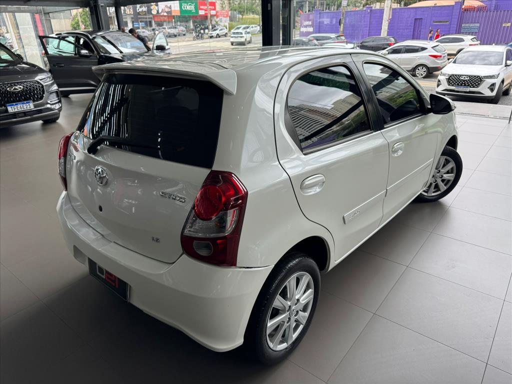 Toyota-ETIOS-1.5 X PLUS 16V FLEX 4P AUTOMÁTICO