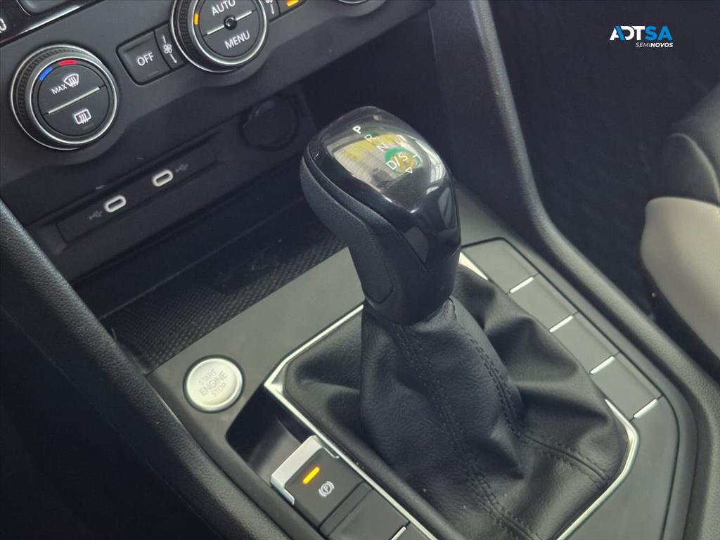 VOLKSWAGEN TAOS 1.4 250 TSI TOTAL FLEX COMFORTLINE AUTOMÁTICO