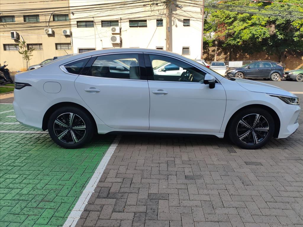 KING 1.5 DM-I PHEV GL AUTOMÁTICO3