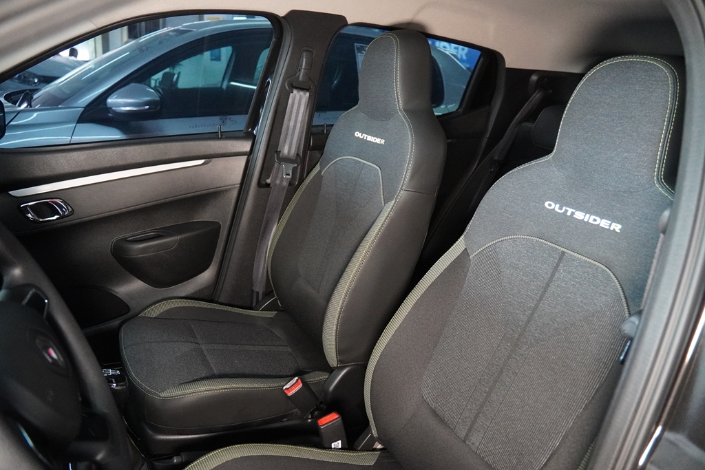 KWID 1.0 12V SCE FLEX OUTSIDER MANUAL8