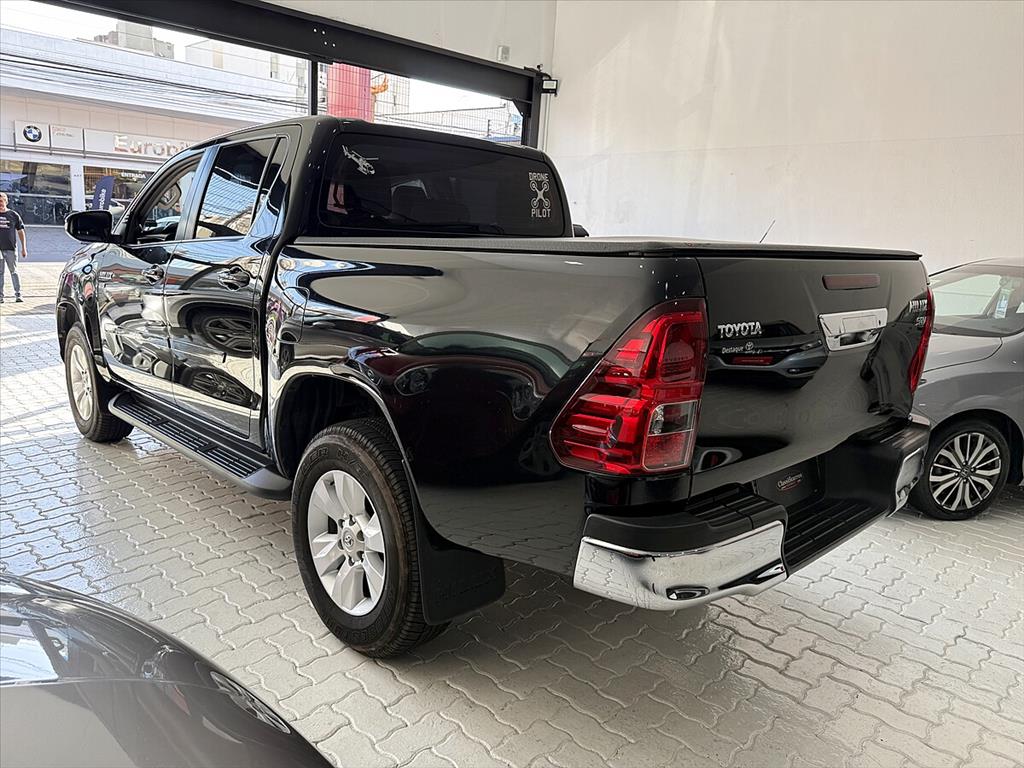 Toyota Hilux - 2.7 SRV 4X2 CD 16V FLEX 4P AUTOMÁTICO
