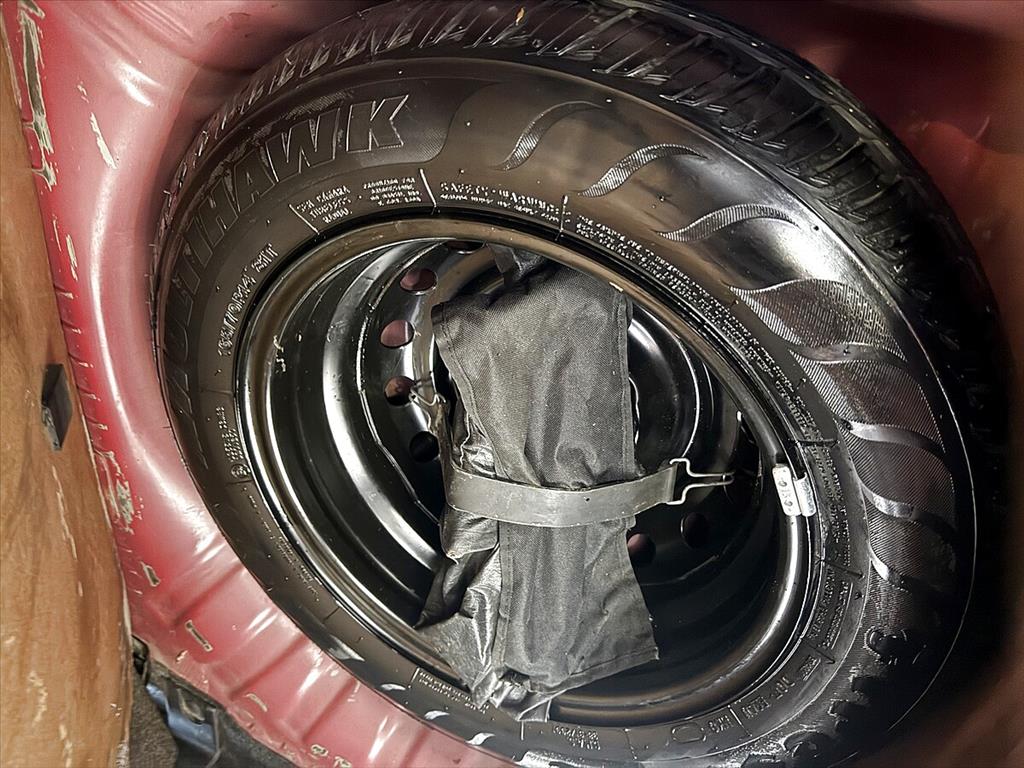 Nissan March - 1.6 SV 16V FLEX 4P MANUAL