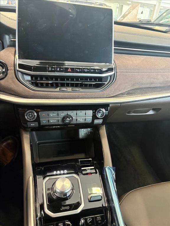 COMMANDER 2.2 TURBO DIESEL OVERLAND AT95