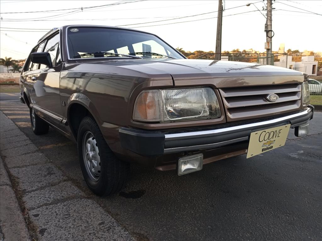 FORD BELINA 1.6 II LUXO 4X4 8V ALCOOL 2P MANUAL