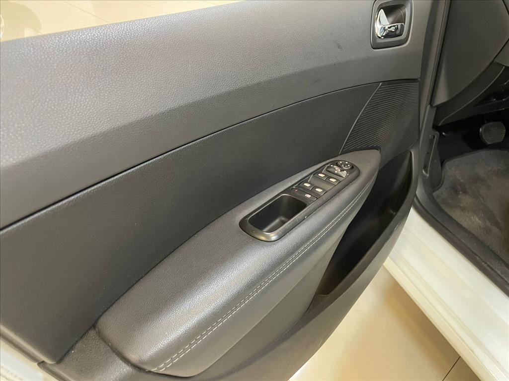 Peugeot-308-1.6 GRIFFE THP 16V FLEX 4P AUTOMÁTICO